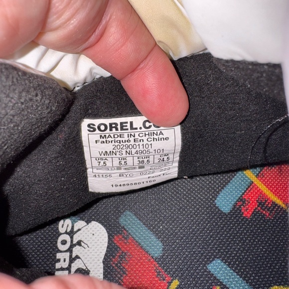 Sorel Women’s Out N About Puffy Boots - Picture 7 of 7